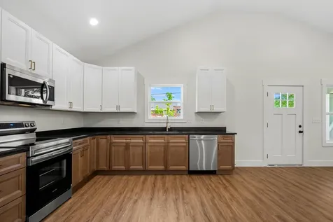208 Decherd Street, W Tullahoma TN 37388