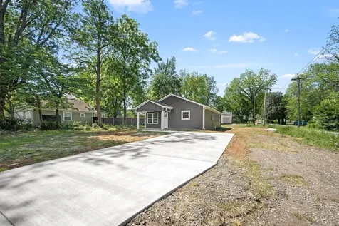 208 Decherd Street, W Tullahoma TN 37388