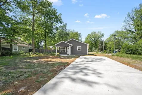 208 Decherd Street, W Tullahoma TN 37388