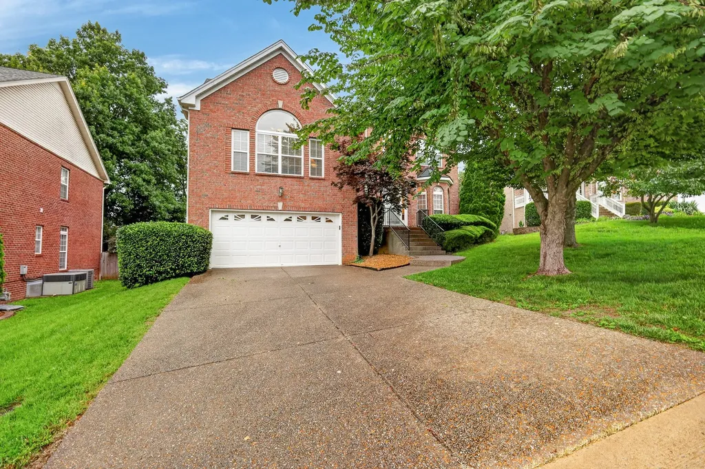105 Lighthouse Circle Hendersonville TN 37075