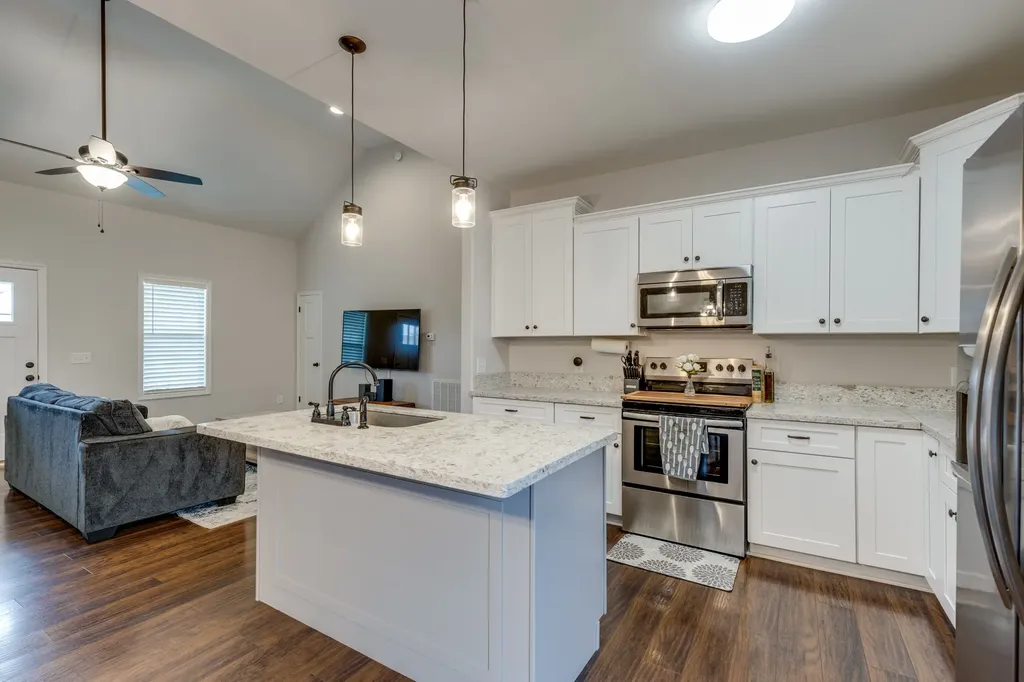 2513 Warners Ridge Chapel Hill TN 37034