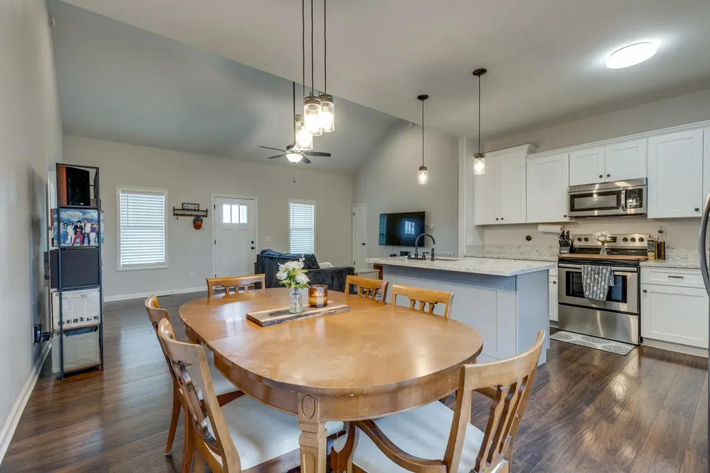 2513 Warners Ridge Chapel Hill TN 37034