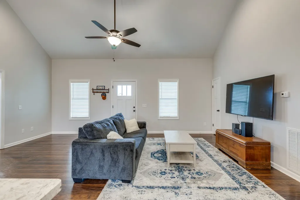 2513 Warners Ridge Chapel Hill TN 37034