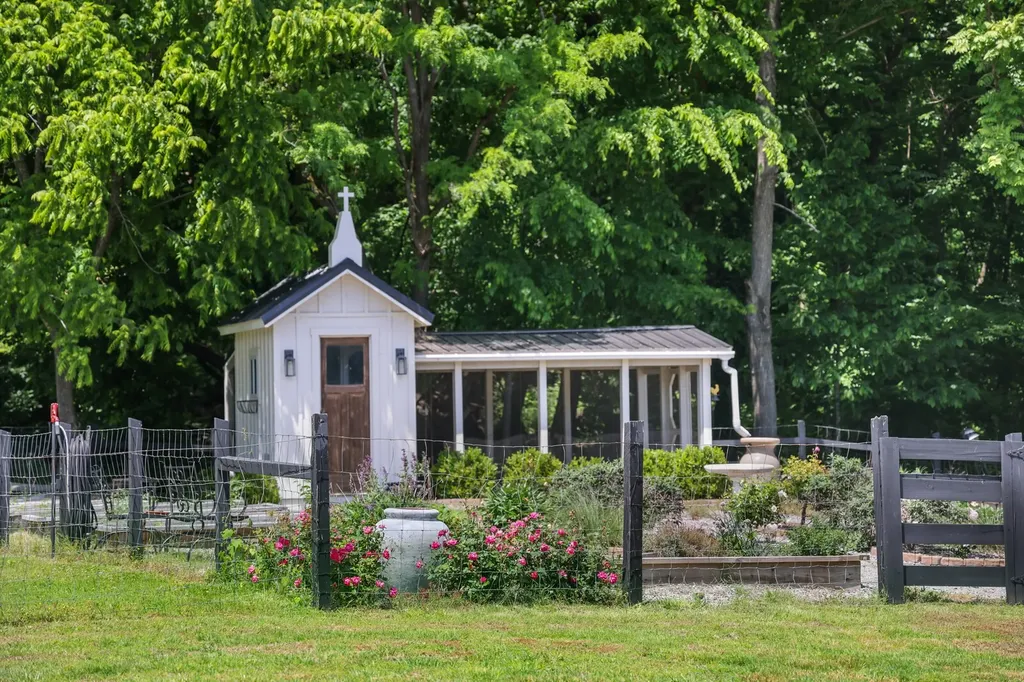 2964 Pulaski Highway Columbia TN 38401