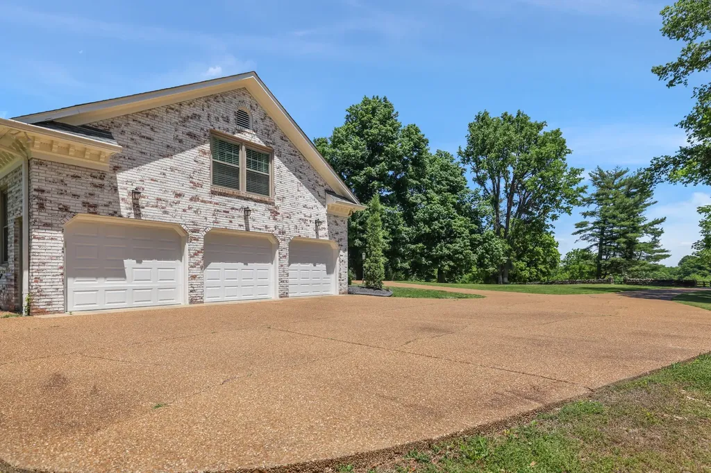 2964 Pulaski Highway Columbia TN 38401