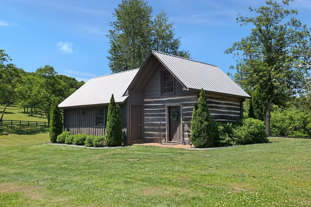 2964 Pulaski Highway Columbia TN 38401