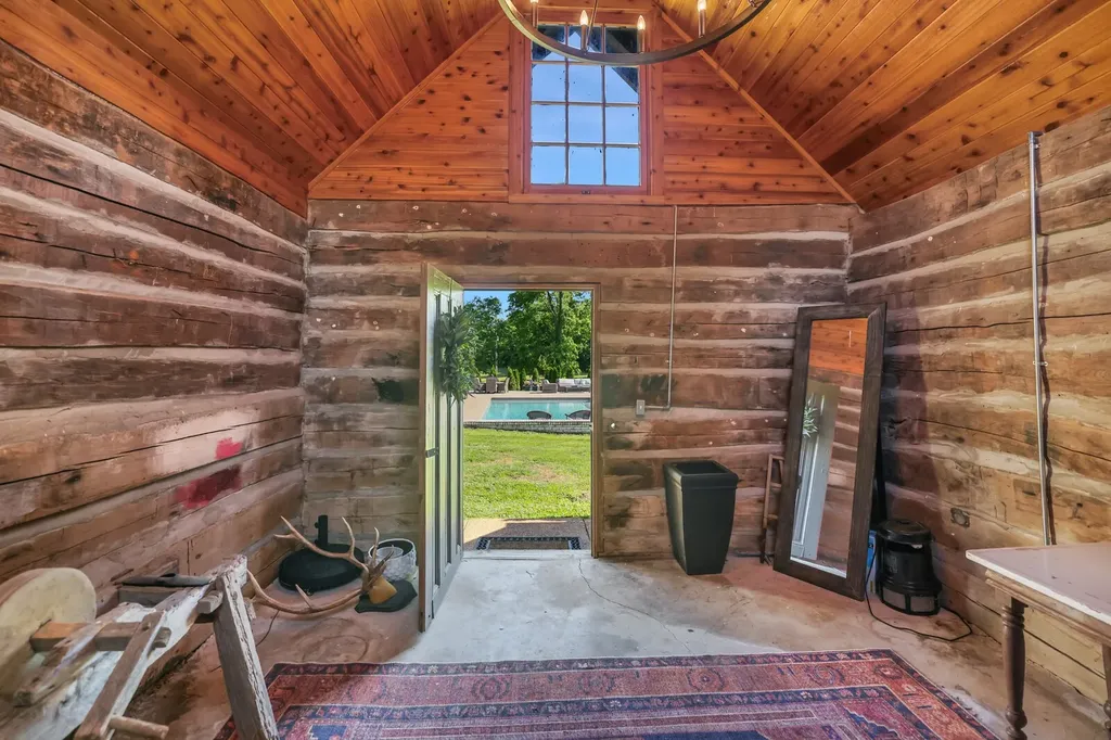 2964 Pulaski Highway Columbia TN 38401