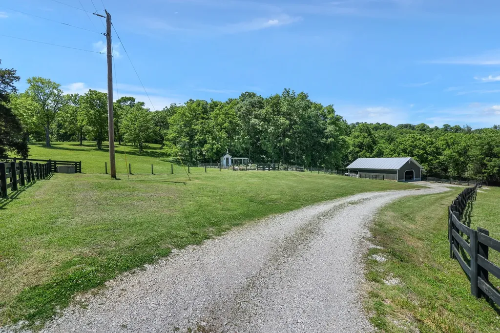 2964 Pulaski Highway Columbia TN 38401
