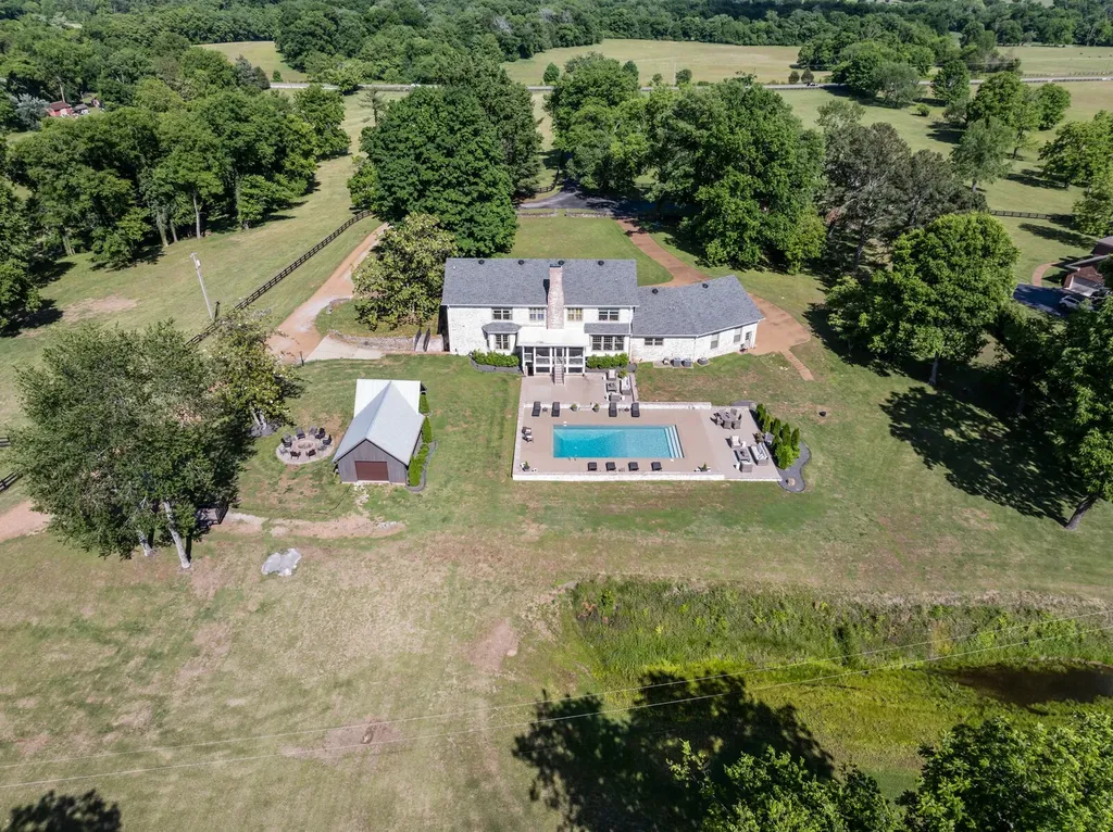 2964 Pulaski Highway Columbia TN 38401