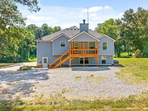 3771 Chapel Hill Road Clarksville TN 37040