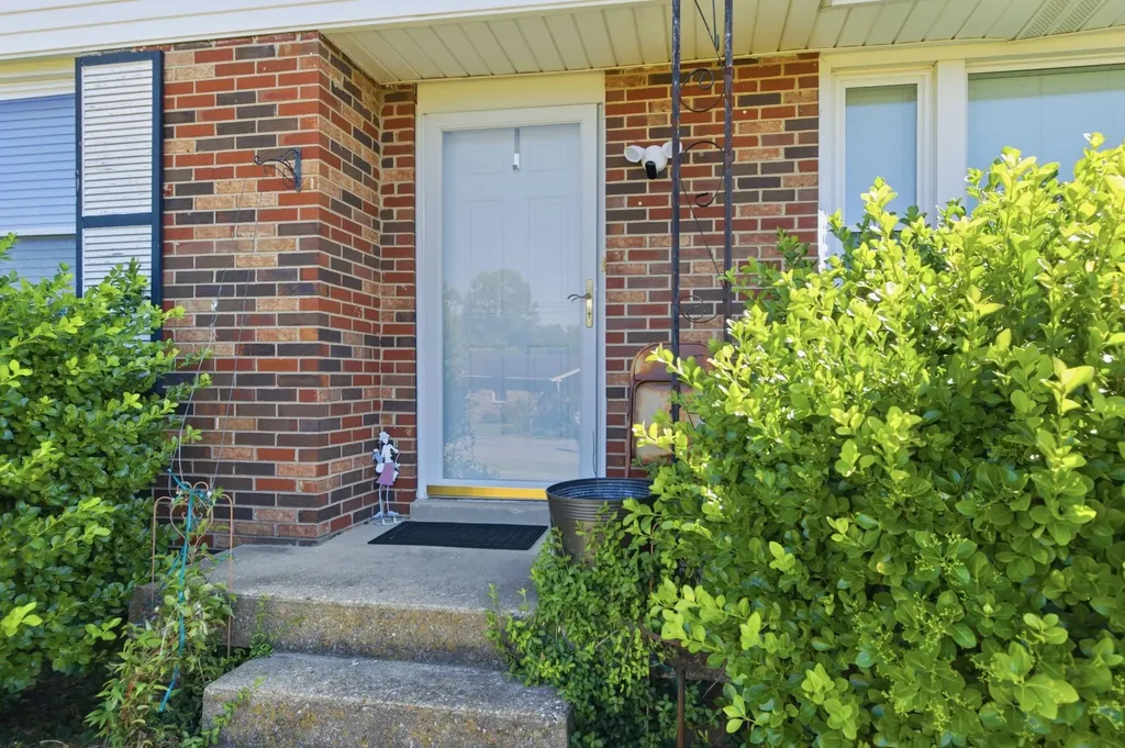 105 S Valley Road Hendersonville TN 37075