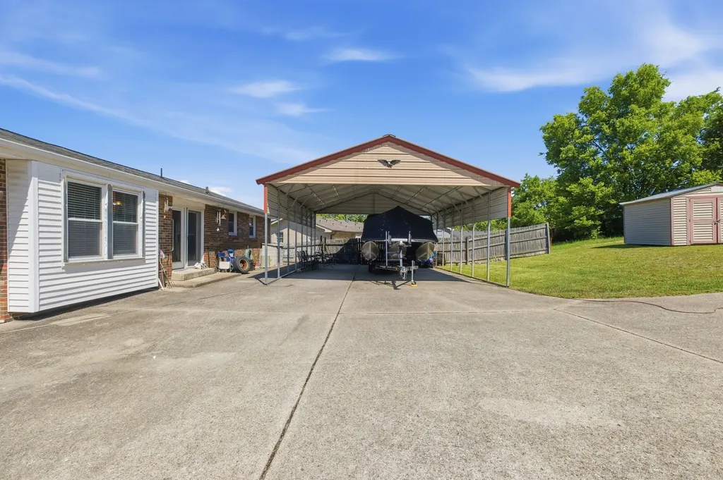 105 S Valley Road Hendersonville TN 37075