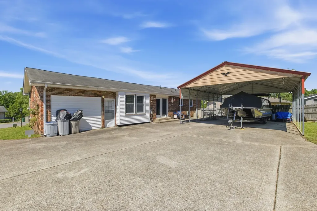 105 S Valley Road Hendersonville TN 37075