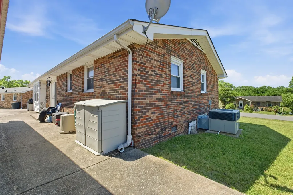105 S Valley Road Hendersonville TN 37075