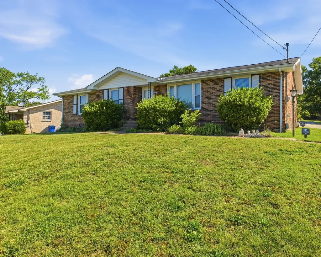 105 S Valley Road Hendersonville TN 37075