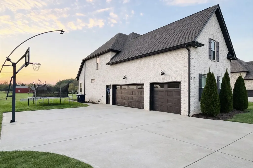 1917 Rhonda Drive Christiana TN 37037