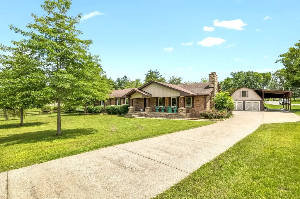 2446 Hwy 31, E Gallatin TN 37066