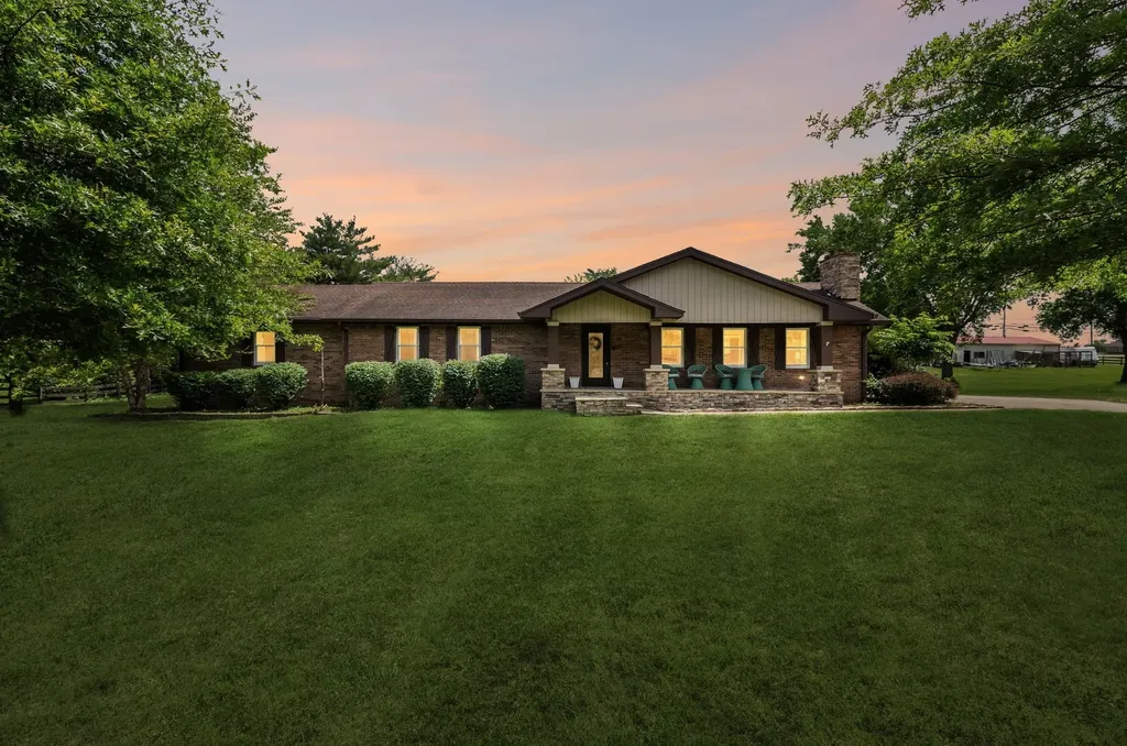 2446 Hwy 31, E Gallatin TN 37066