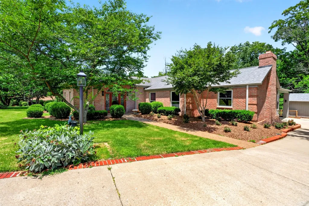 247 Cherokee Trail Clarksville TN 37043