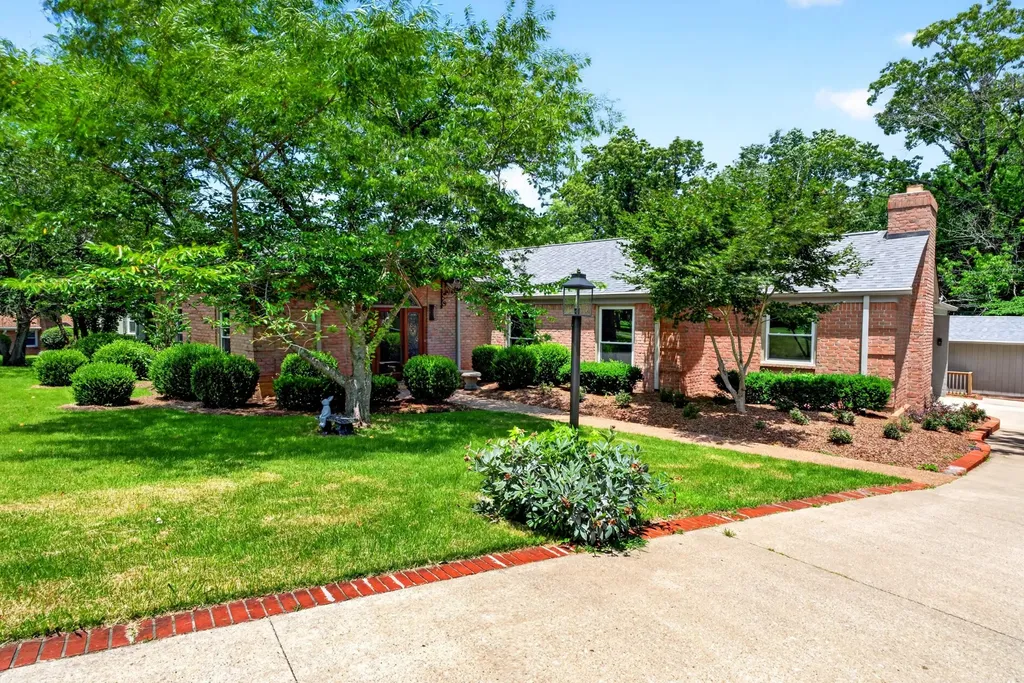247 Cherokee Trail Clarksville TN 37043