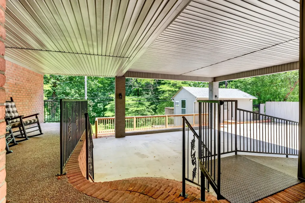 247 Cherokee Trail Clarksville TN 37043