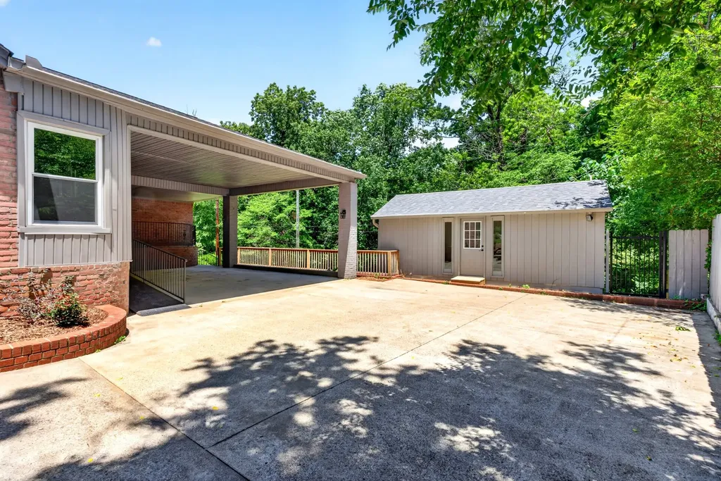 247 Cherokee Trail Clarksville TN 37043