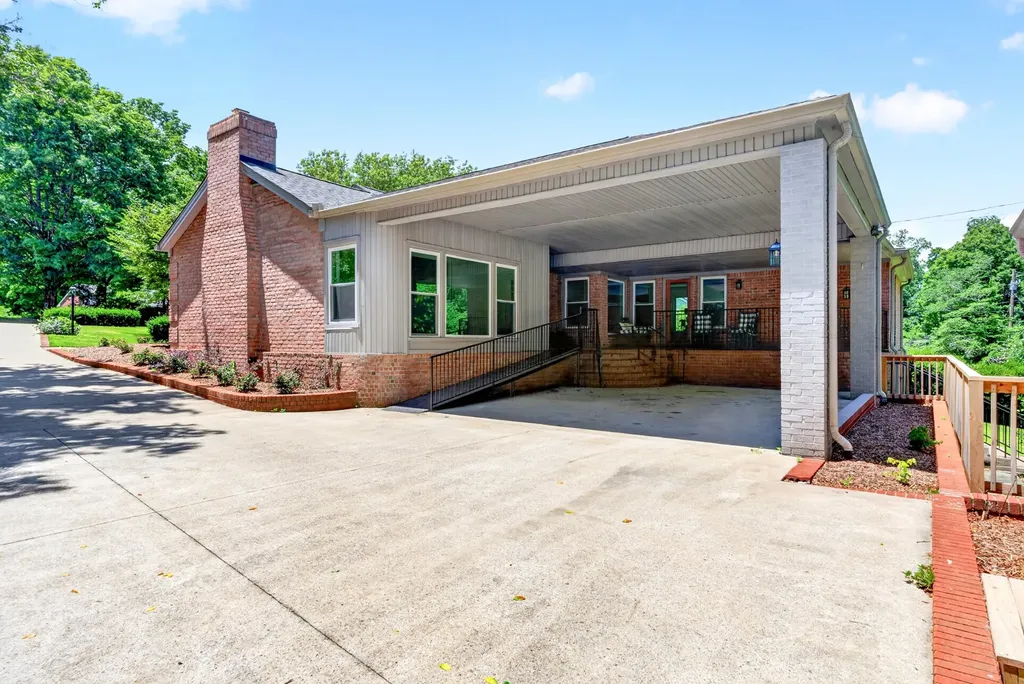 247 Cherokee Trail Clarksville TN 37043