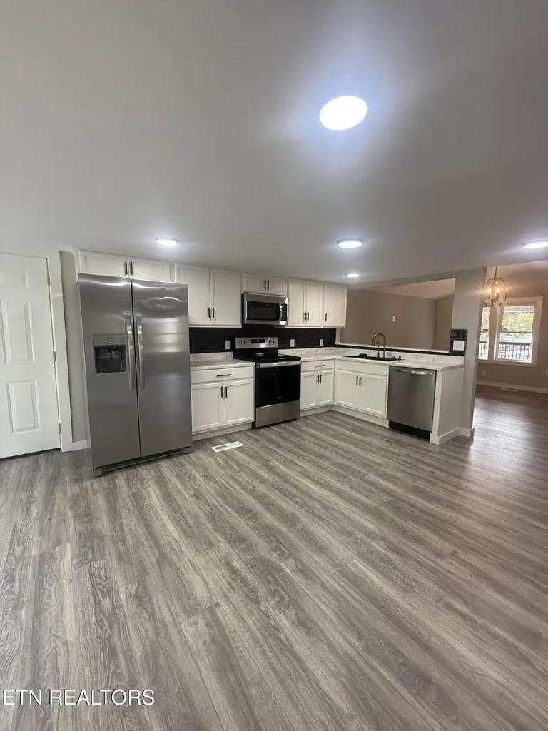 220 Walden Avenue Oliver Springs TN 37840