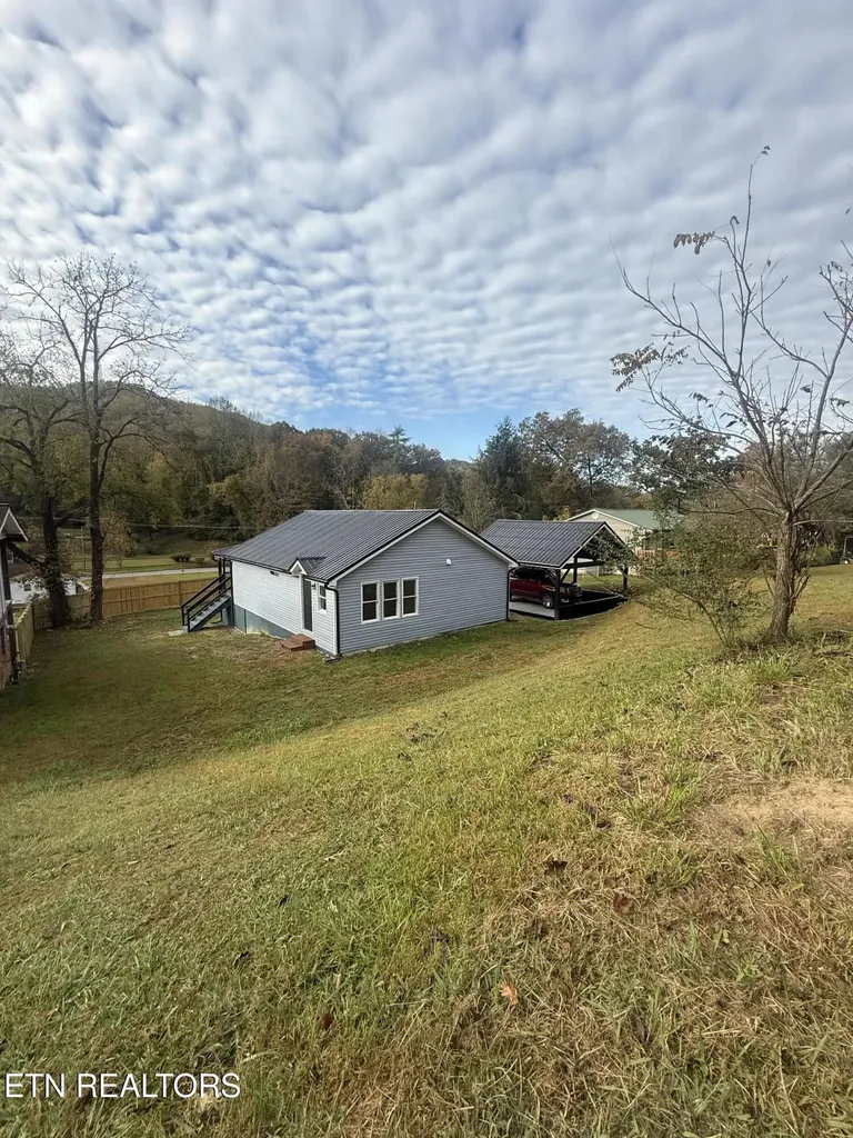 220 Walden Avenue Oliver Springs TN 37840