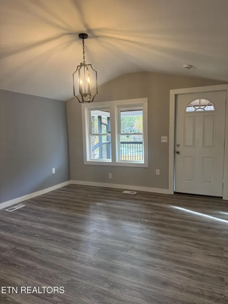 220 Walden Avenue Oliver Springs TN 37840