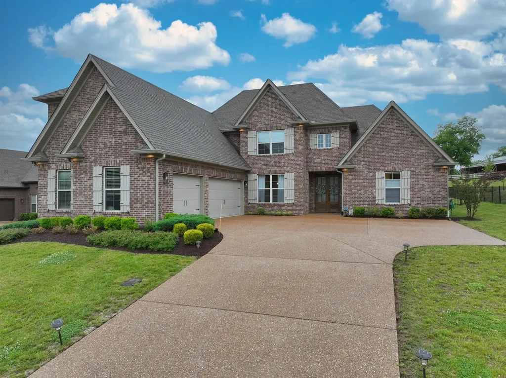 963 Luxborough Drive Hendersonville TN 37075