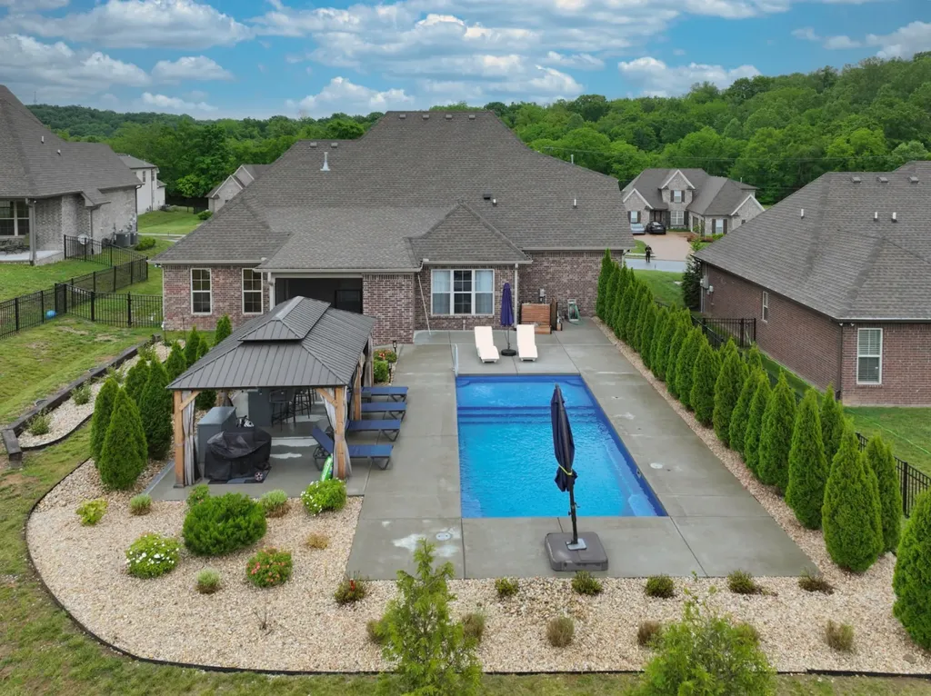 963 Luxborough Drive Hendersonville TN 37075