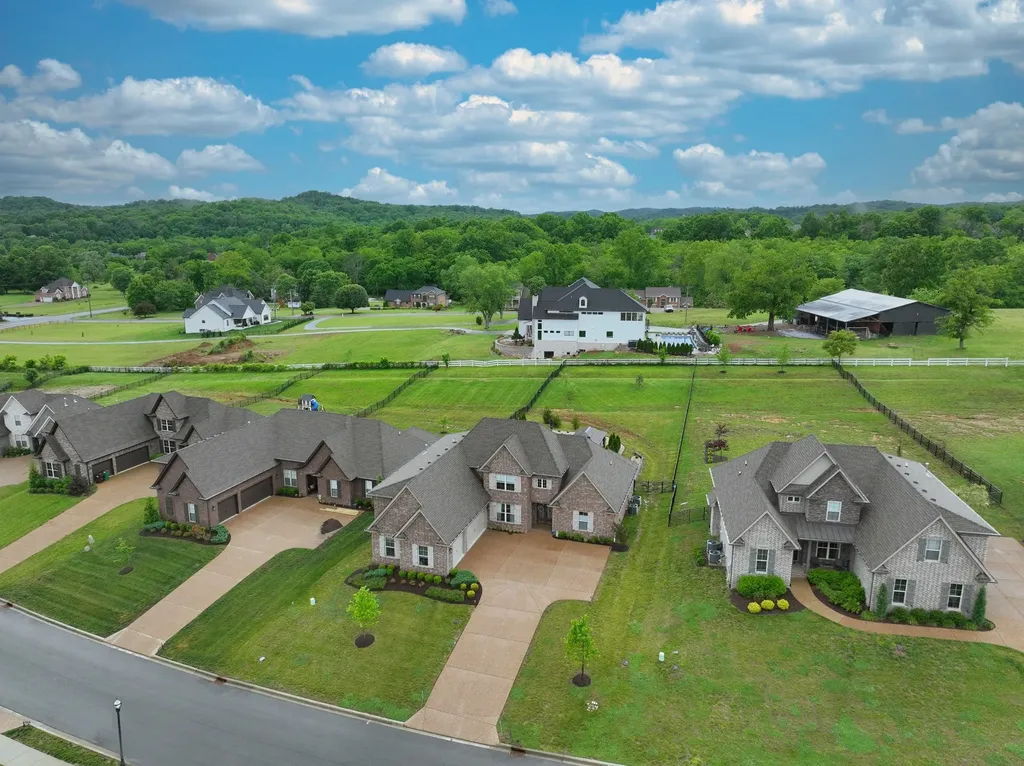 963 Luxborough Drive Hendersonville TN 37075