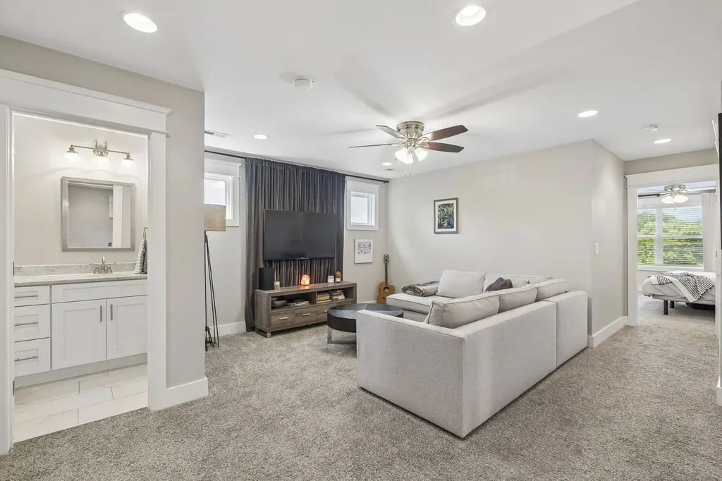 1306A Pennock Avenue Nashville TN 37207
