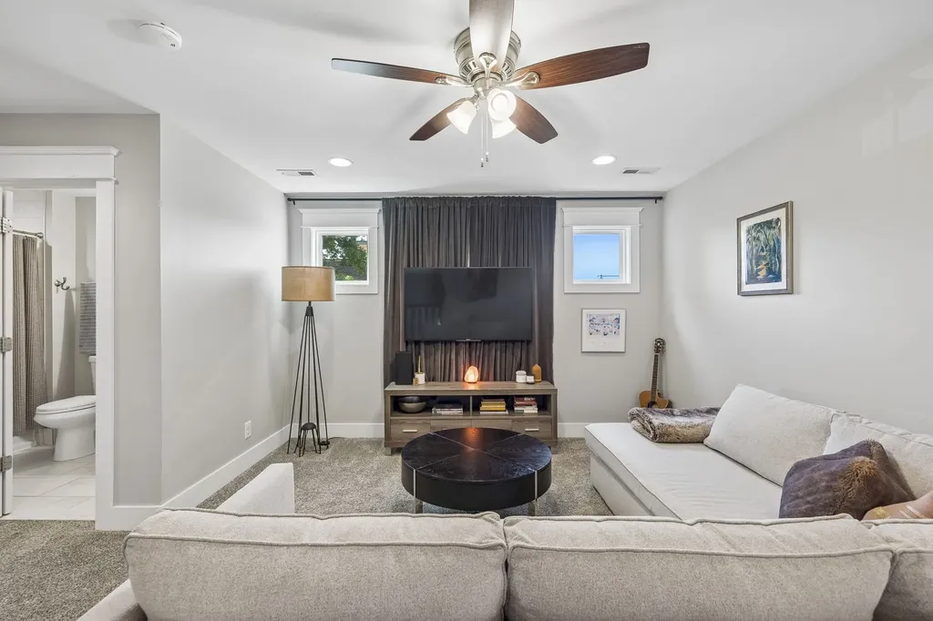 1306A Pennock Avenue Nashville TN 37207