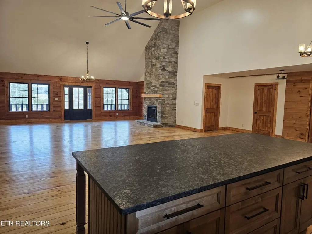 371 Plaza Drive Madisonville TN 37354