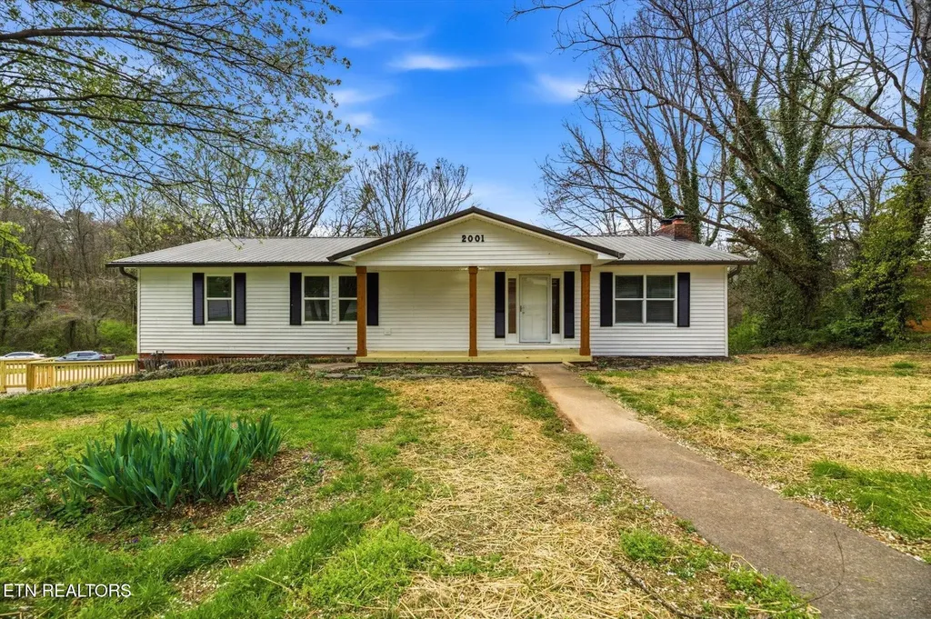2001 Wayne Circle Maryville TN 37804