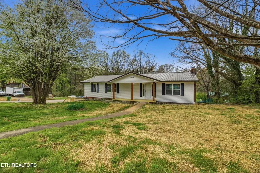 2001 Wayne Circle Maryville TN 37804