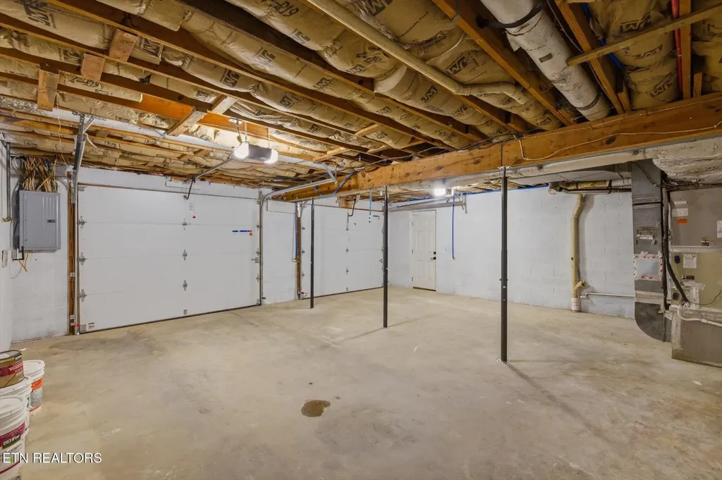 2001 Wayne Circle Maryville TN 37804