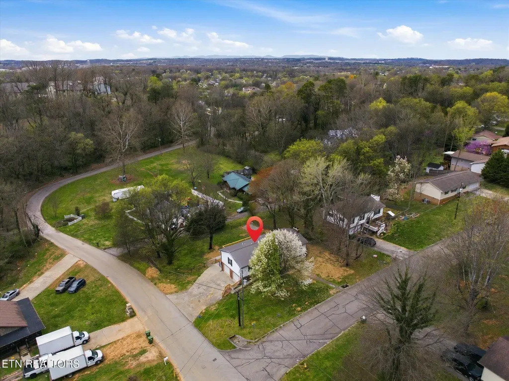 2001 Wayne Circle Maryville TN 37804