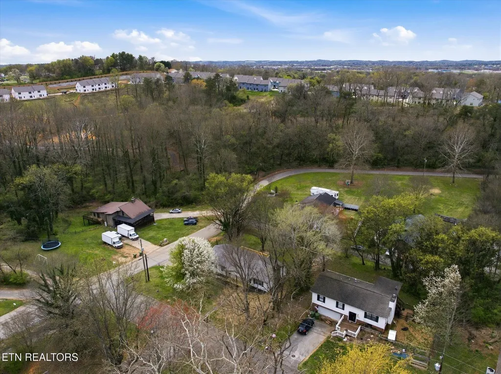 2001 Wayne Circle Maryville TN 37804
