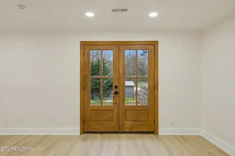 2001 Wayne Circle Maryville TN 37804