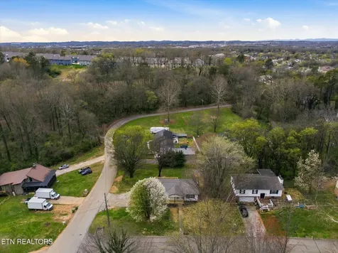 2001 Wayne Circle Maryville TN 37804