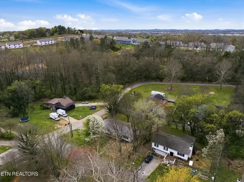 2001 Wayne Circle Maryville TN 37804