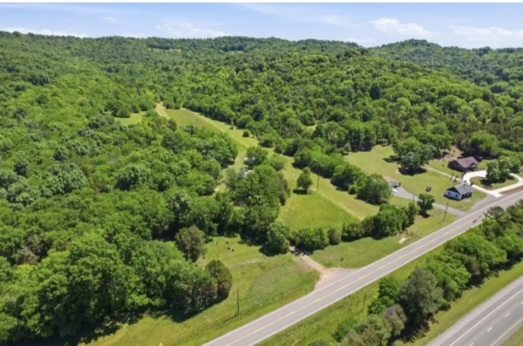 14991 Manchester Pike Christiana TN 37037