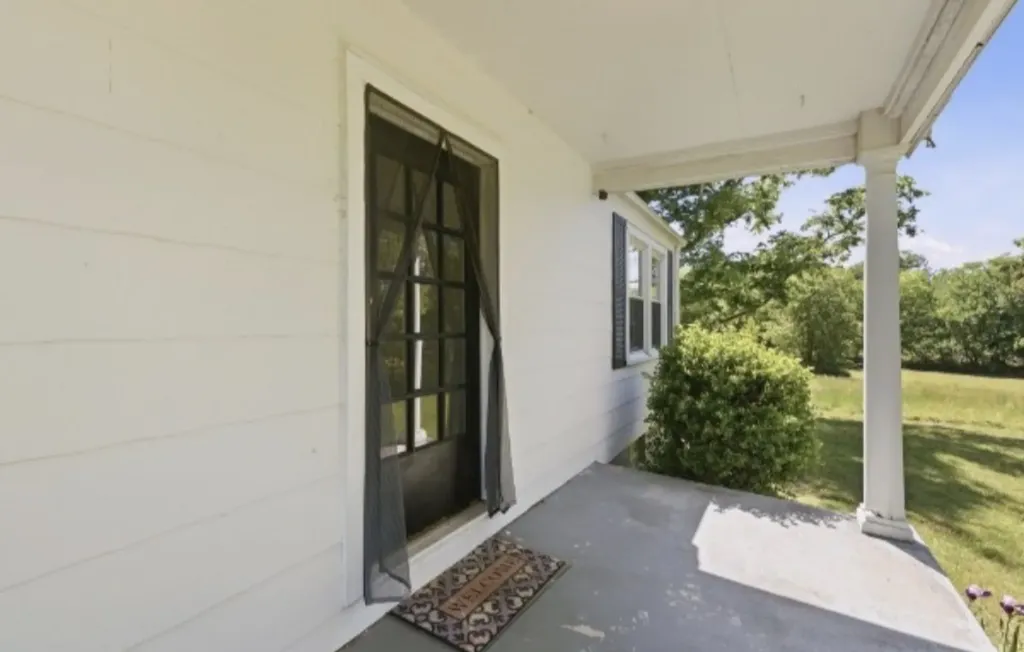 14991 Manchester Pike Christiana TN 37037