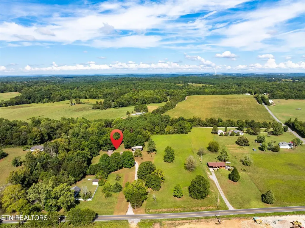 1756 County Road 700 Riceville TN 37370