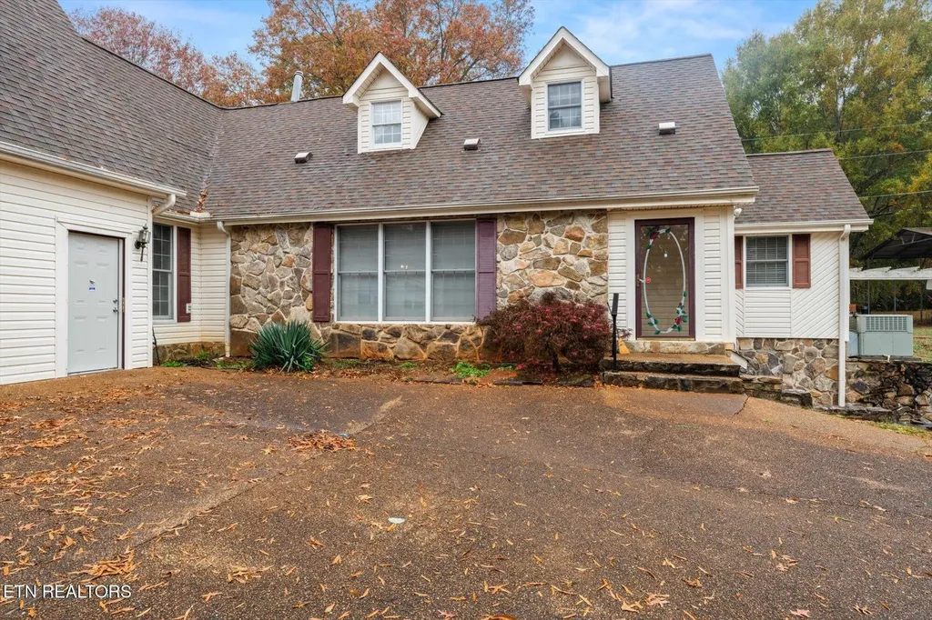 1756 County Road 700 Riceville TN 37370