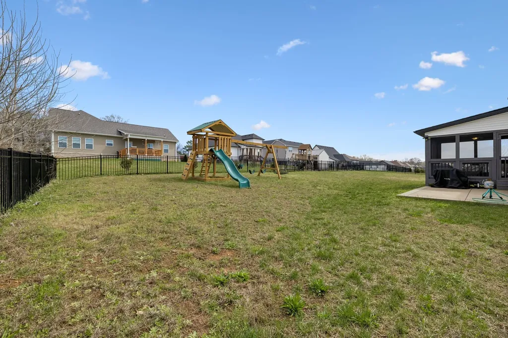 429 Crestwicke Court Clarksville TN 37043