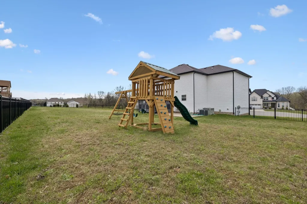 429 Crestwicke Court Clarksville TN 37043